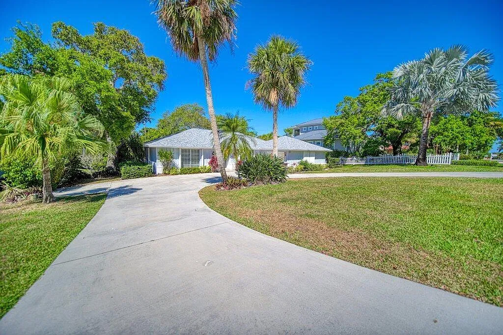 3 bed, 2.0 bath, 2080 sqft, $4,500 — Photo 4