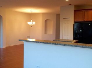 585 N Falls Cir, Hampshire, IL 60140