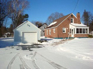 8 Willowbrook Rd, Glenville, NY 12302