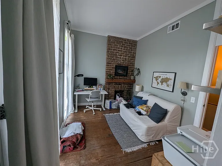510 E State St — Photo 22