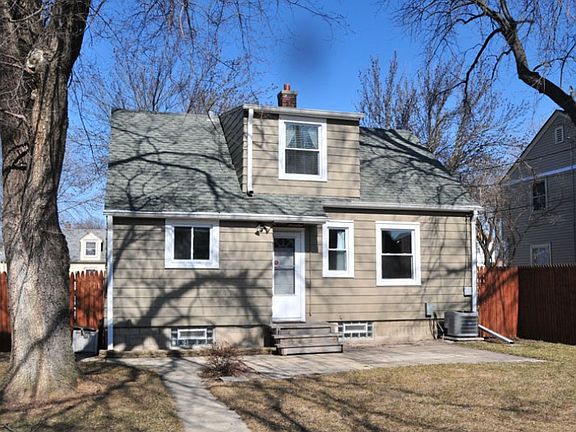 3rd image of 2834 N Sholes Ave