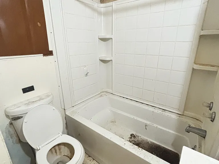 108 E Shipping St — Photo 12