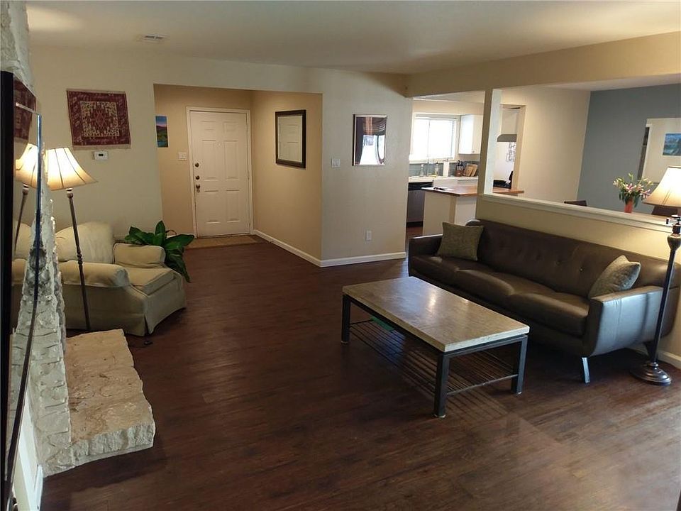 1st image of 9617 Meadowheath Dr