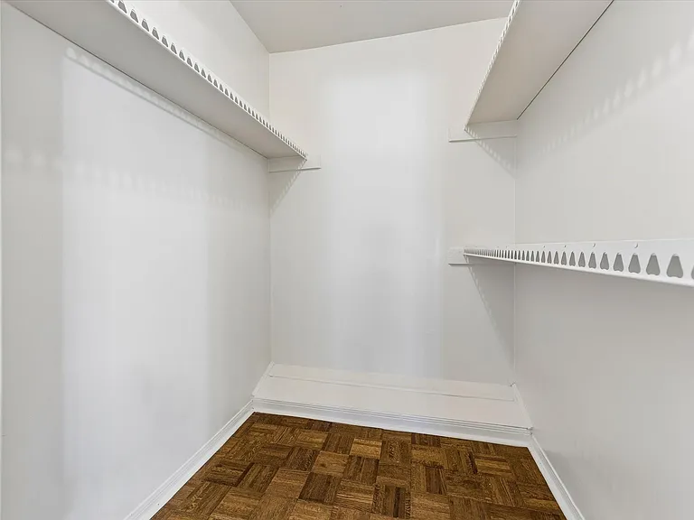 3232 Parkwood Dr — Photo 17
