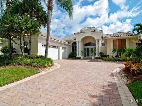 20 Somerset Dr, Palm Beach Gardens, FL 33418