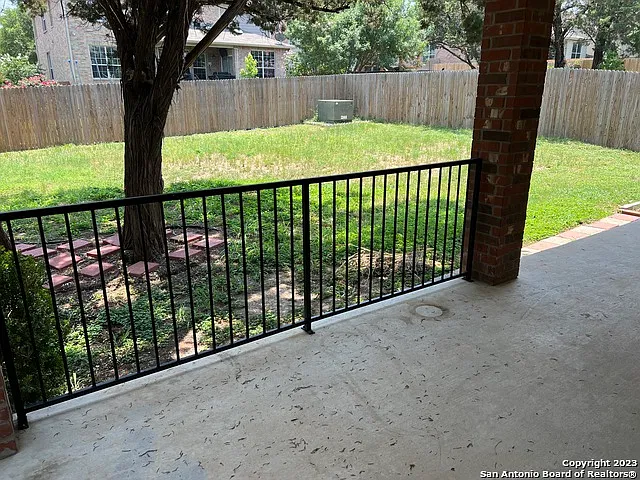 3 bed, 2.5 bath, 2856 sqft, $2,450 — Photo 3