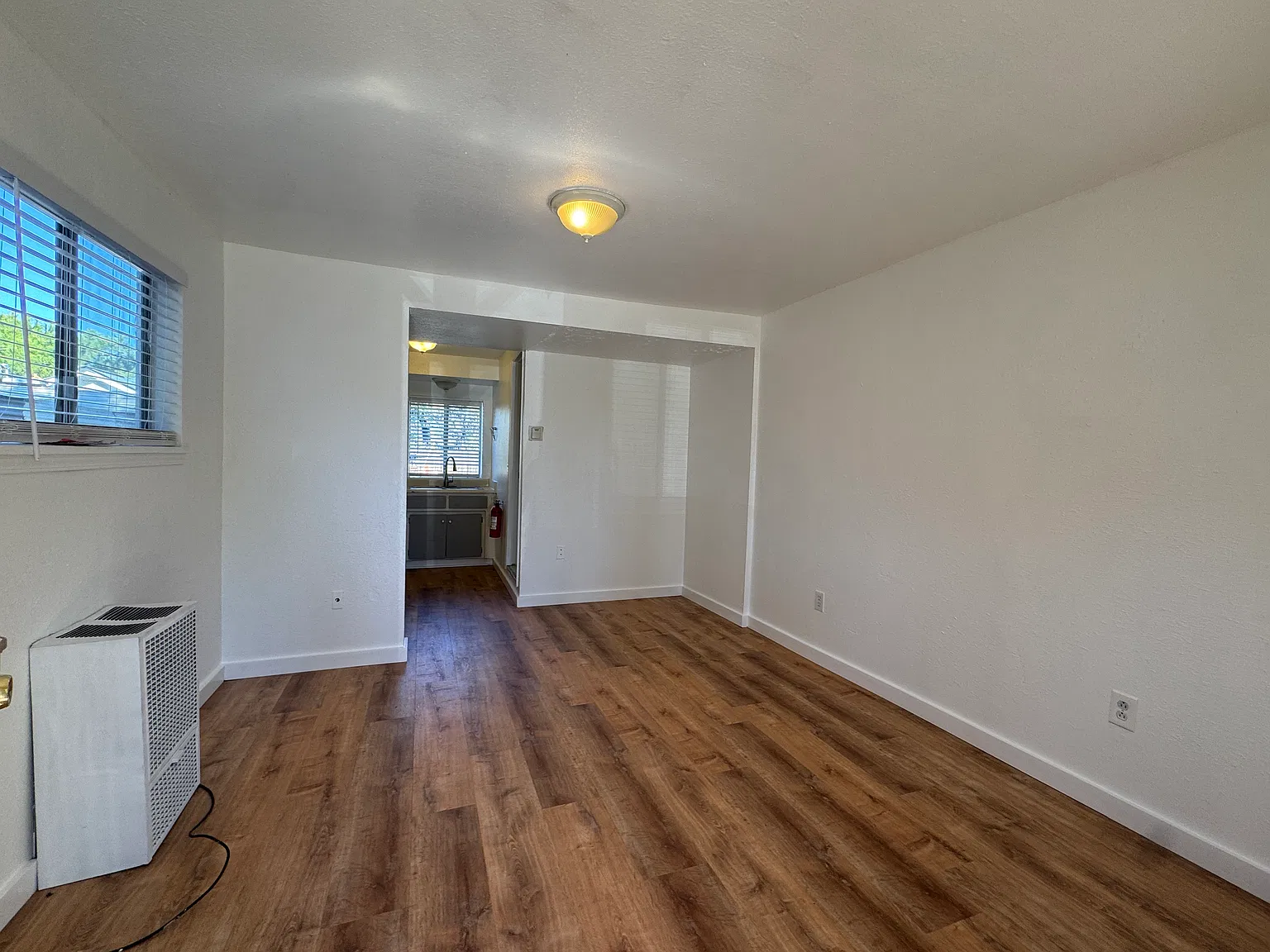 Studio, 350 sqft, $825 — Photo 4