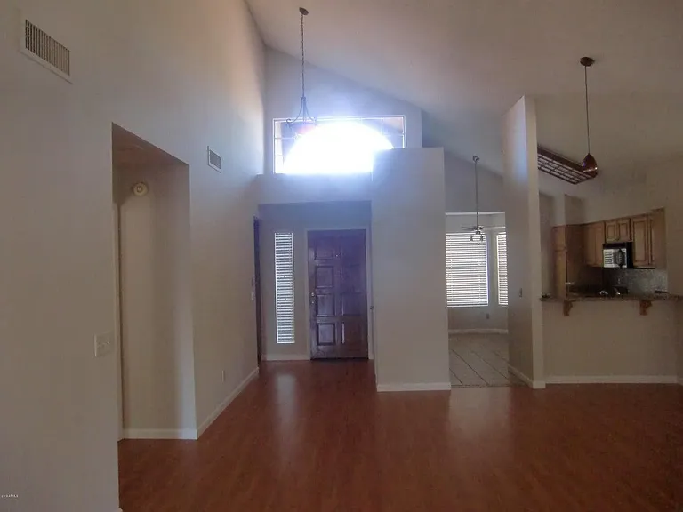 3305 E Wildwood Dr — Photo 3