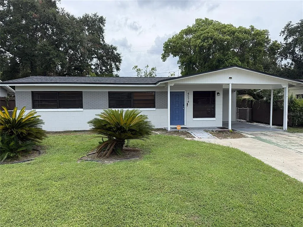 3 bed, 2.0 bath, 1024 sqft, $2,000 — Photo 2