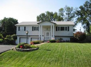 5923 Baintree Dr, Columbus, OH 43213