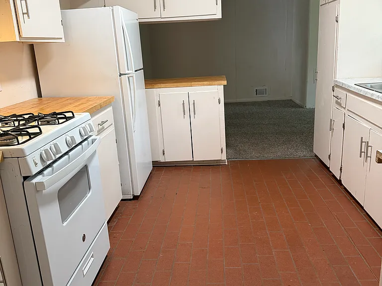 255 Vista Dr — Photo 2