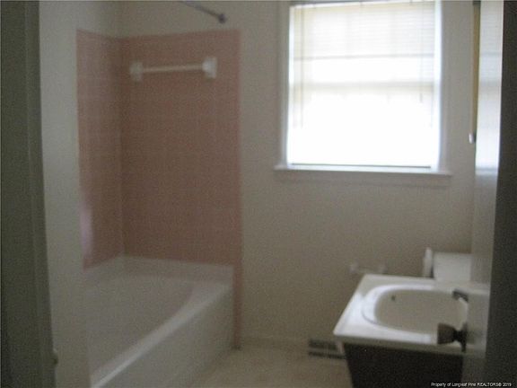 4th image of 425 Crystal Dr