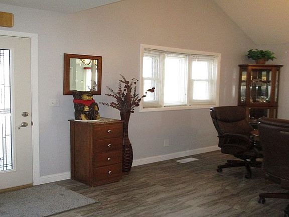 2nd image of 1214 Mockingbird Dr