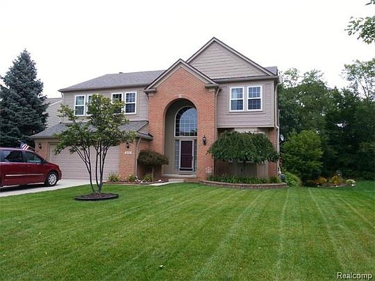 1st image of 820 Hidden Creek Dr