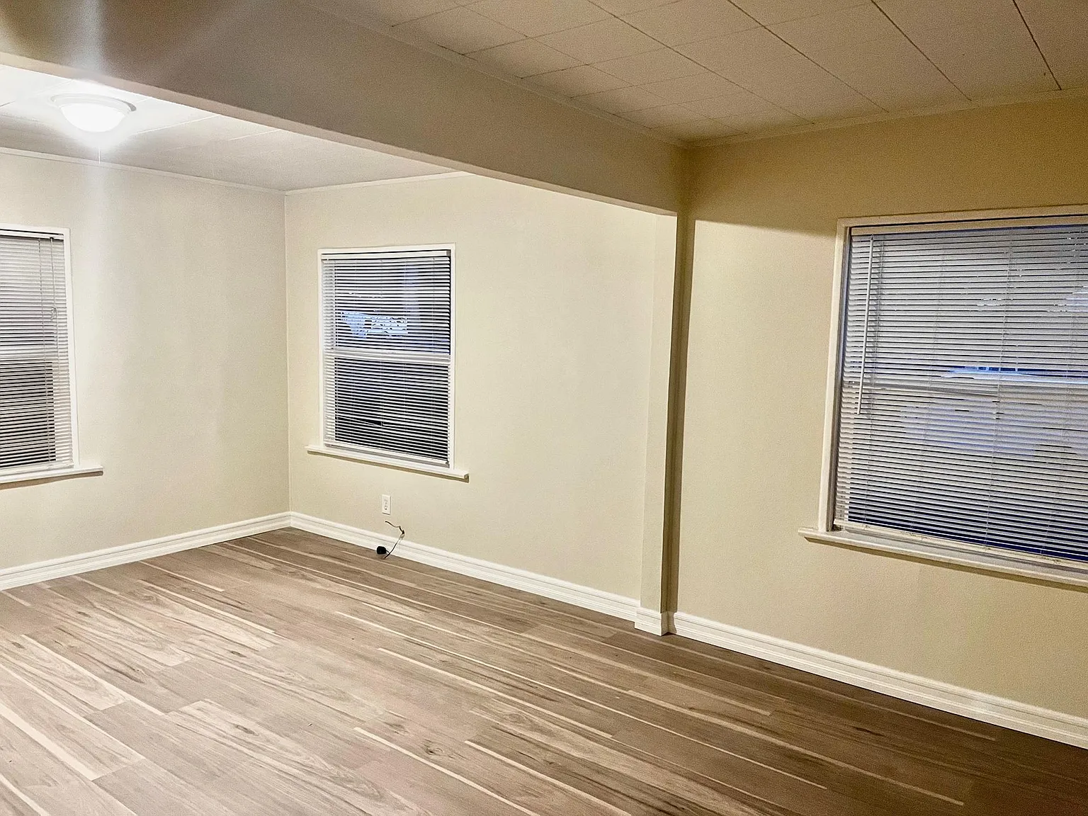 2 bed, 761 sqft, $2,600 — Photo 1