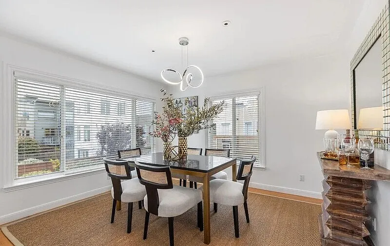 1 bed, 990 sqft, $5,200 — Photo 3