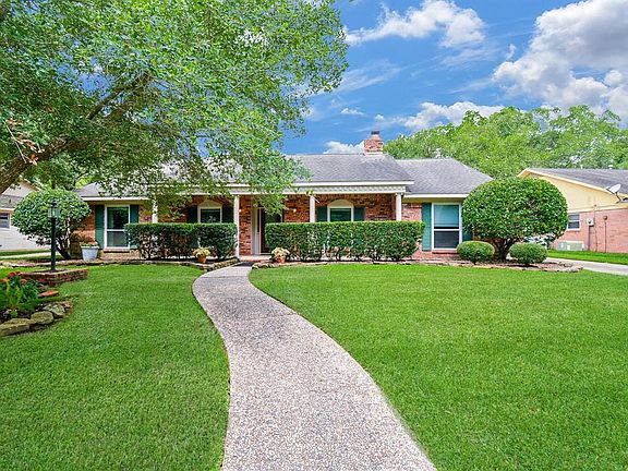 3rd image of 2802 W Pebble Beach Dr