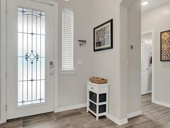 3rd image of 4717 Christian Azcarate St