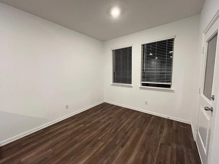 5628 Elwood Dr — Photo 18
