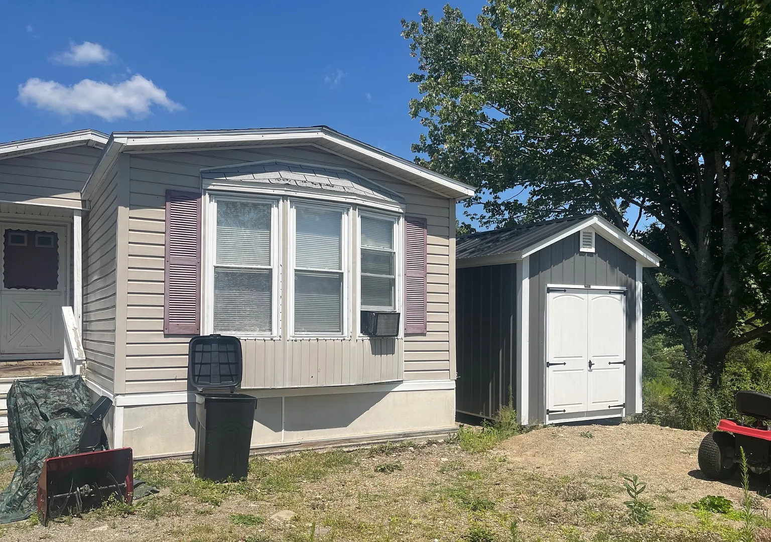 6 Dixon Dr. - 31 Cedar — Photo 2