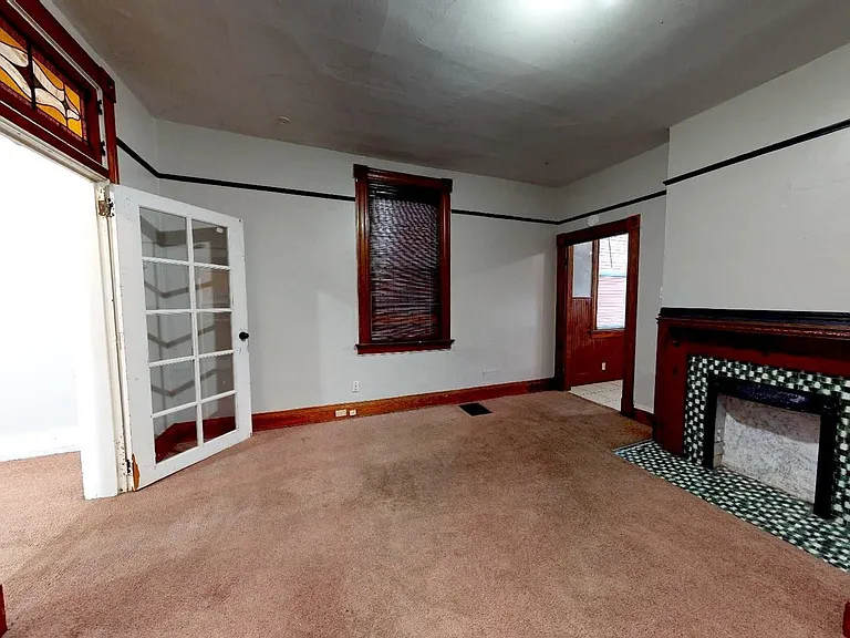 2319 Sauer Ave — Photo 2
