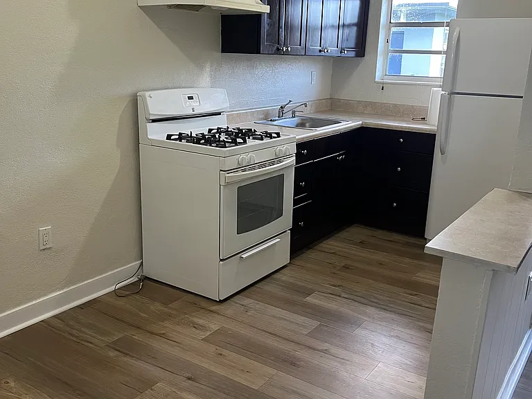 4300 SW 67th Ave #40 — Photo 5