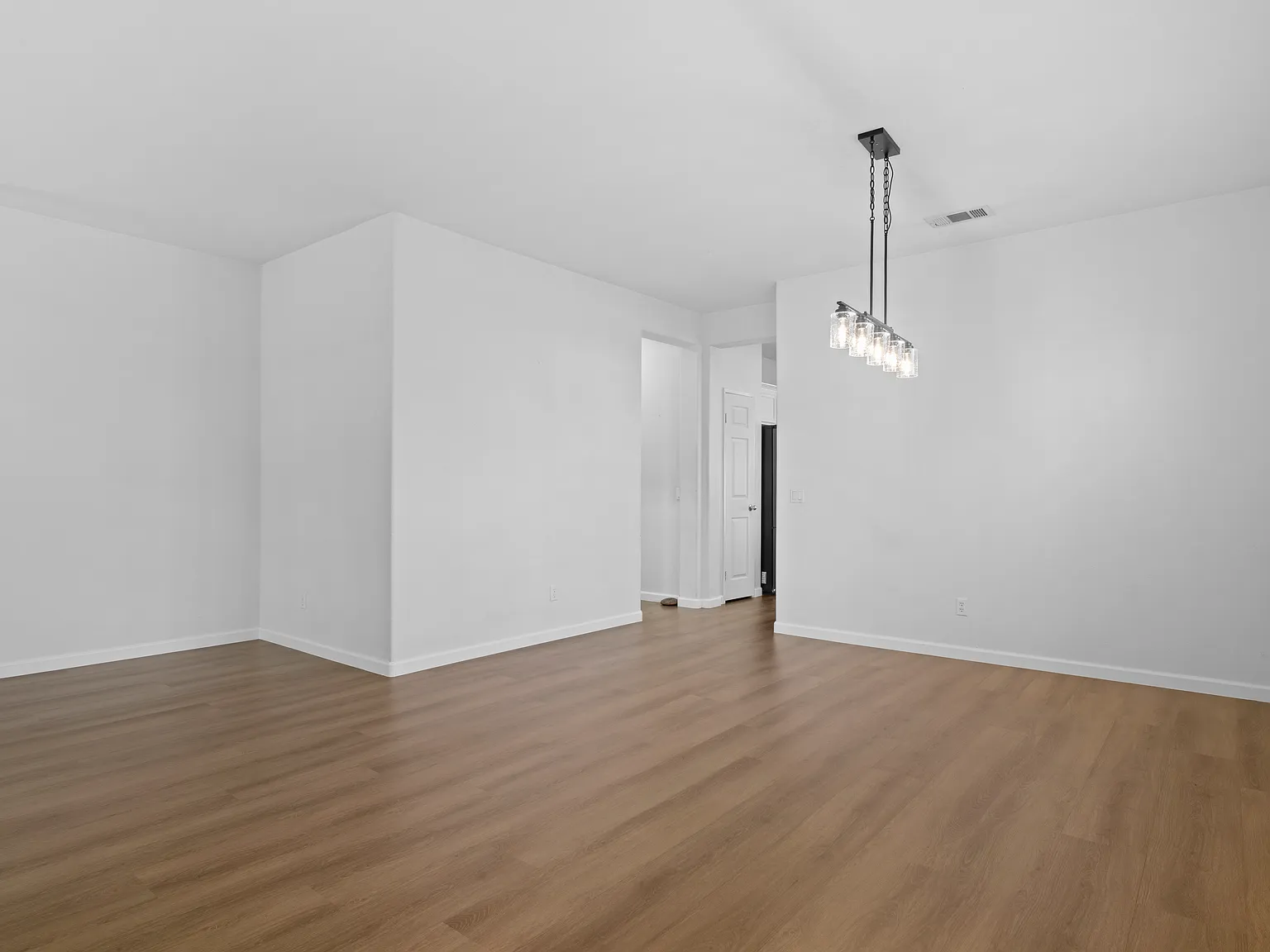 3 bed, 1719 sqft, $3,400 — Photo 4