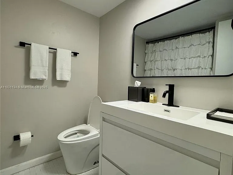 5700 Collins Ave #3C — Photo 18