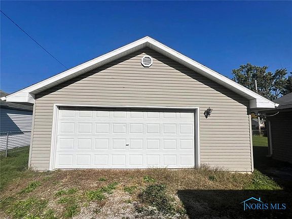 2nd image of 716 Circle Dr