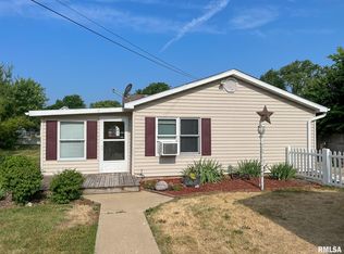 104 N 4th St, Dunlap, IL 61525