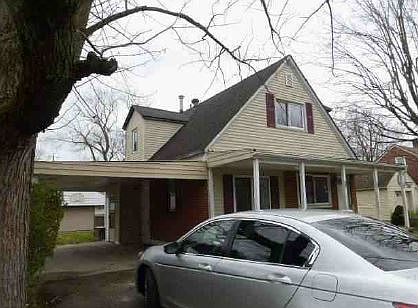 2nd image of 30 Marilyn Ave