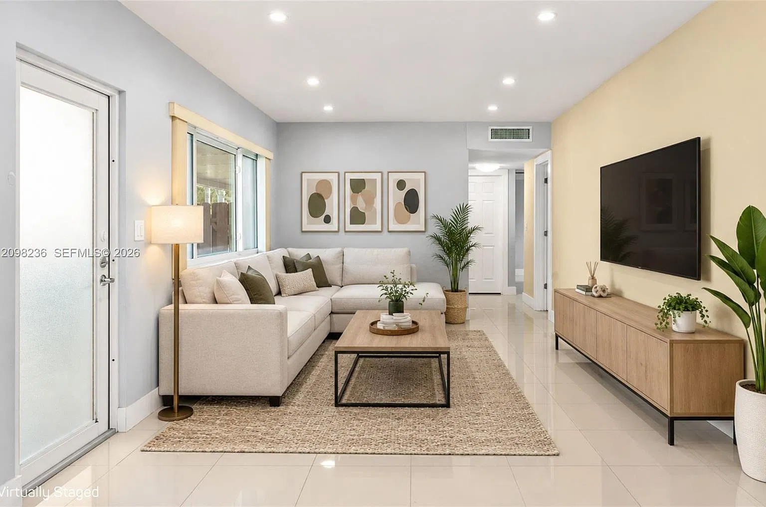 2 bed, 1.0 bath, 1300 sqft, $2,750 — Photo 3