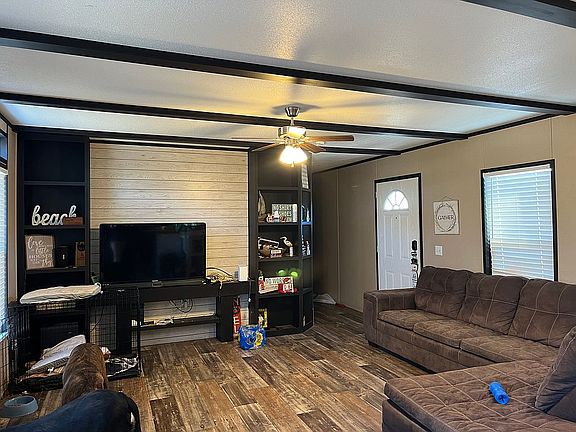3rd image of 208 W Rollins St