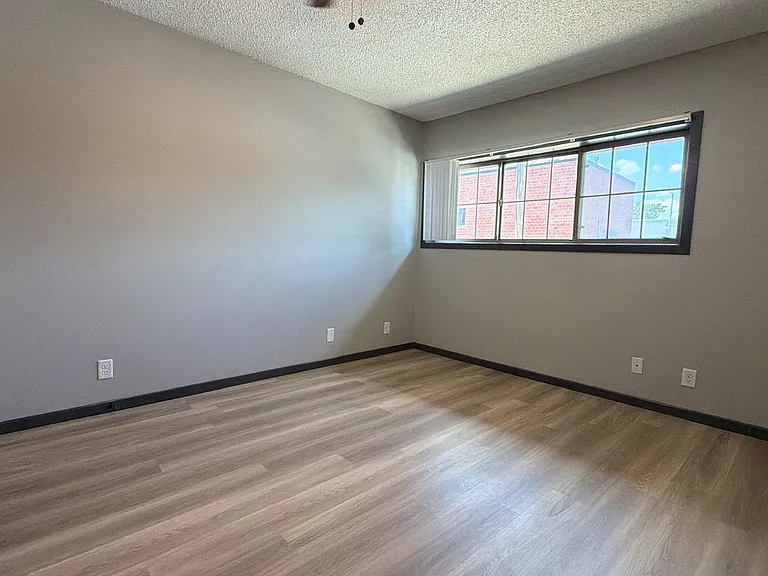 1121 N 28th St #6 — Photo 19
