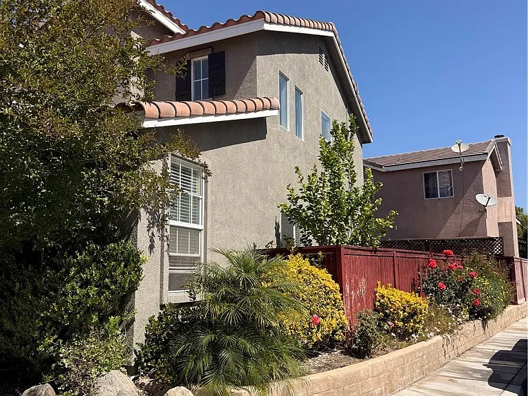 28252 Cedar Ln — Photo 3