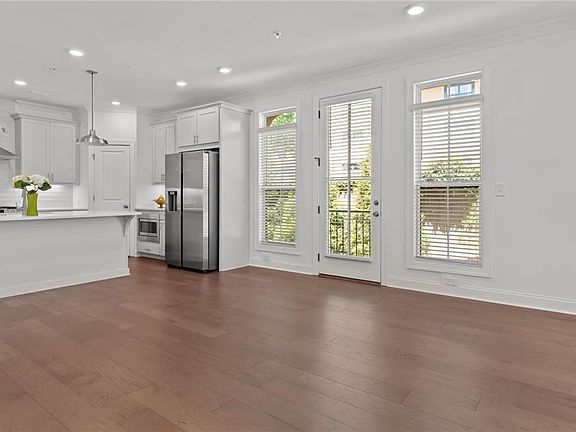 5th image of 415 Olmstead Way