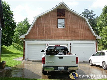 2 BR 2 Garage Apartment