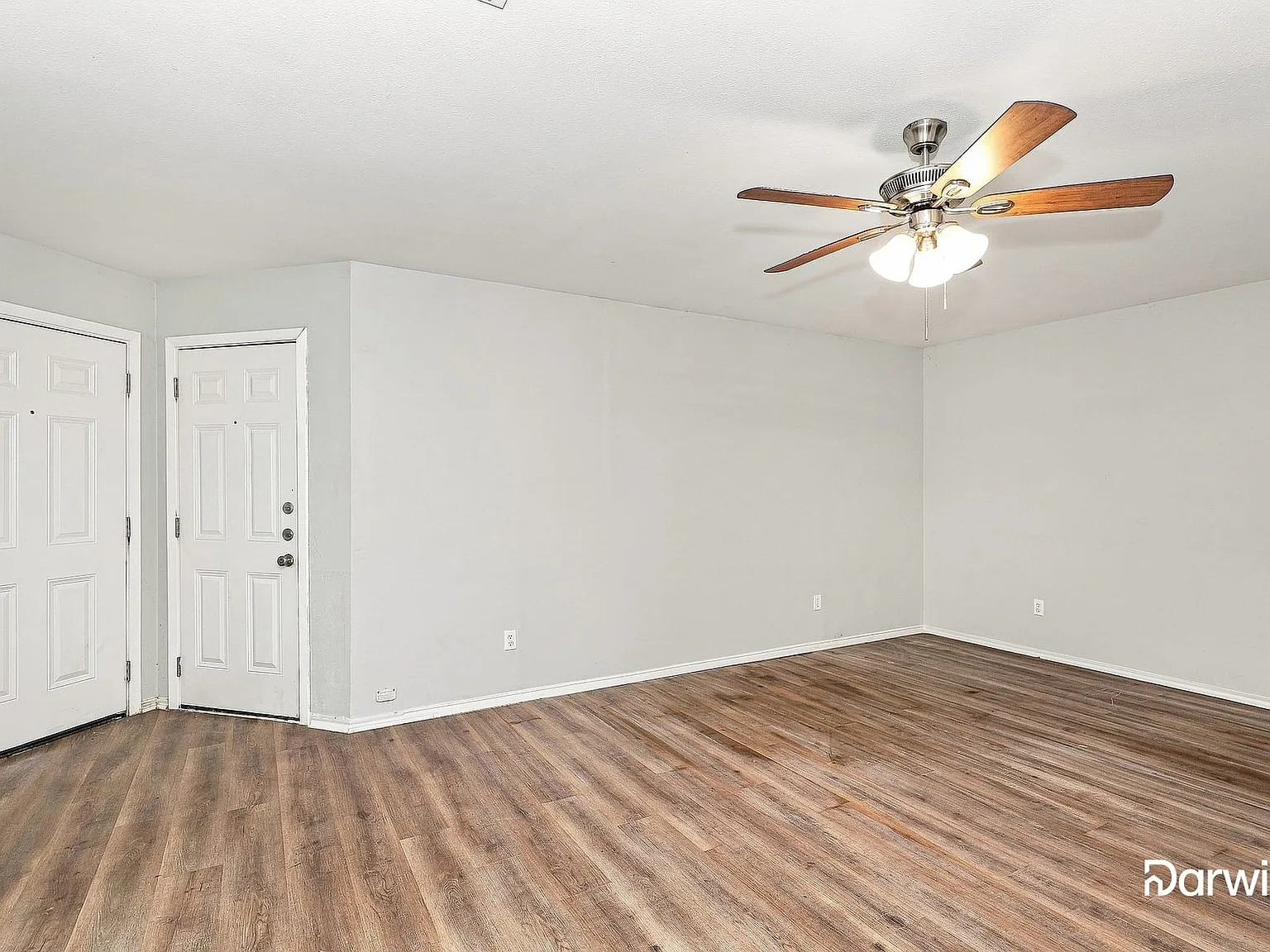 3 bed, 2.5 bath, 1347 sqft, $1,625 — Photo 4