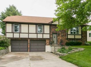 617 Holiday Rd, Coralville, IA 52241