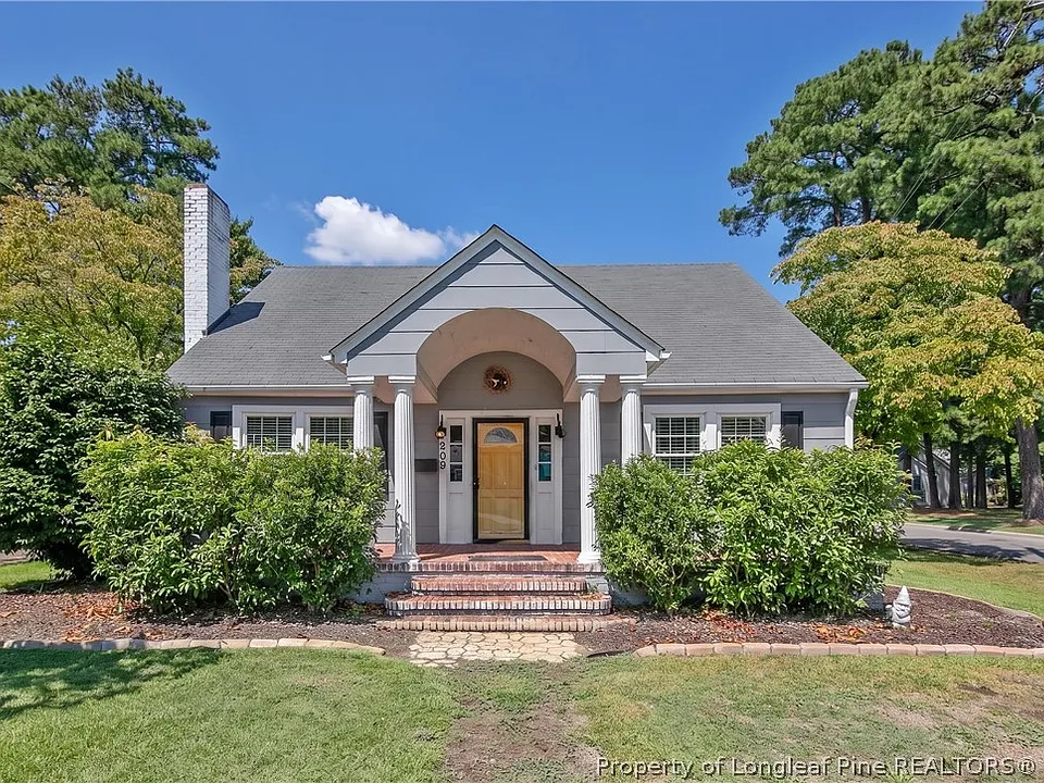 209 N Churchill Dr
