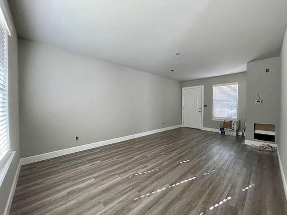 4th image of 514 Birmingham St SW