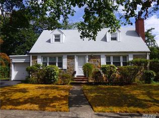 104 Wellington Rd S, West Hempstead, NY 11552