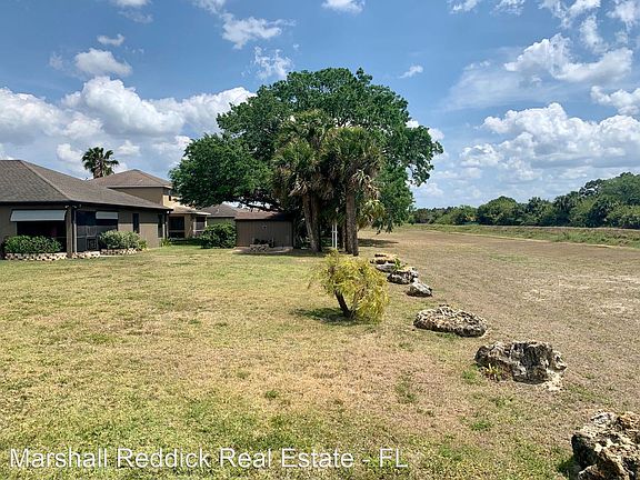3rd image of 329 Shadow Lakes Dr