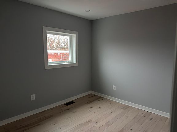 3rd image of 120 Taussig Pl NE Unit A