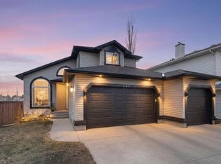 202 Schooner Close NW, Calgary, AB T3L 1Y8