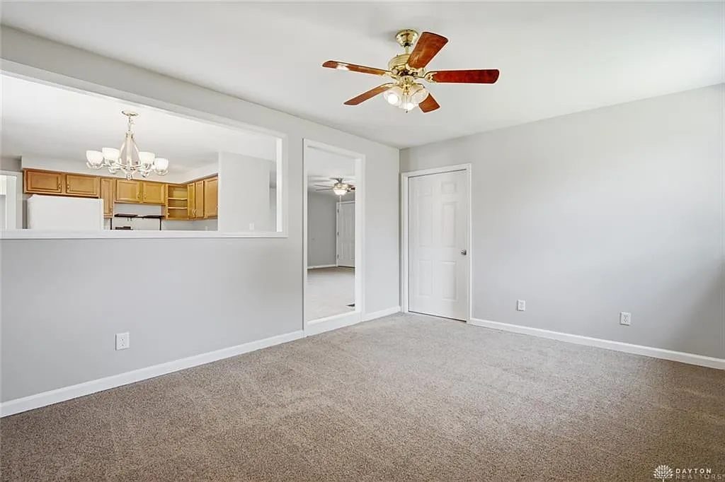 3 bed, 1.5 bath, 1200 sqft, $1,600 — Photo 4