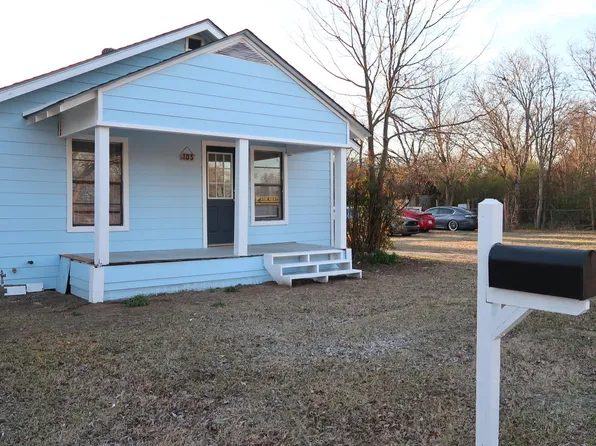 105 Cleveland St, Cleburne, TX 76031