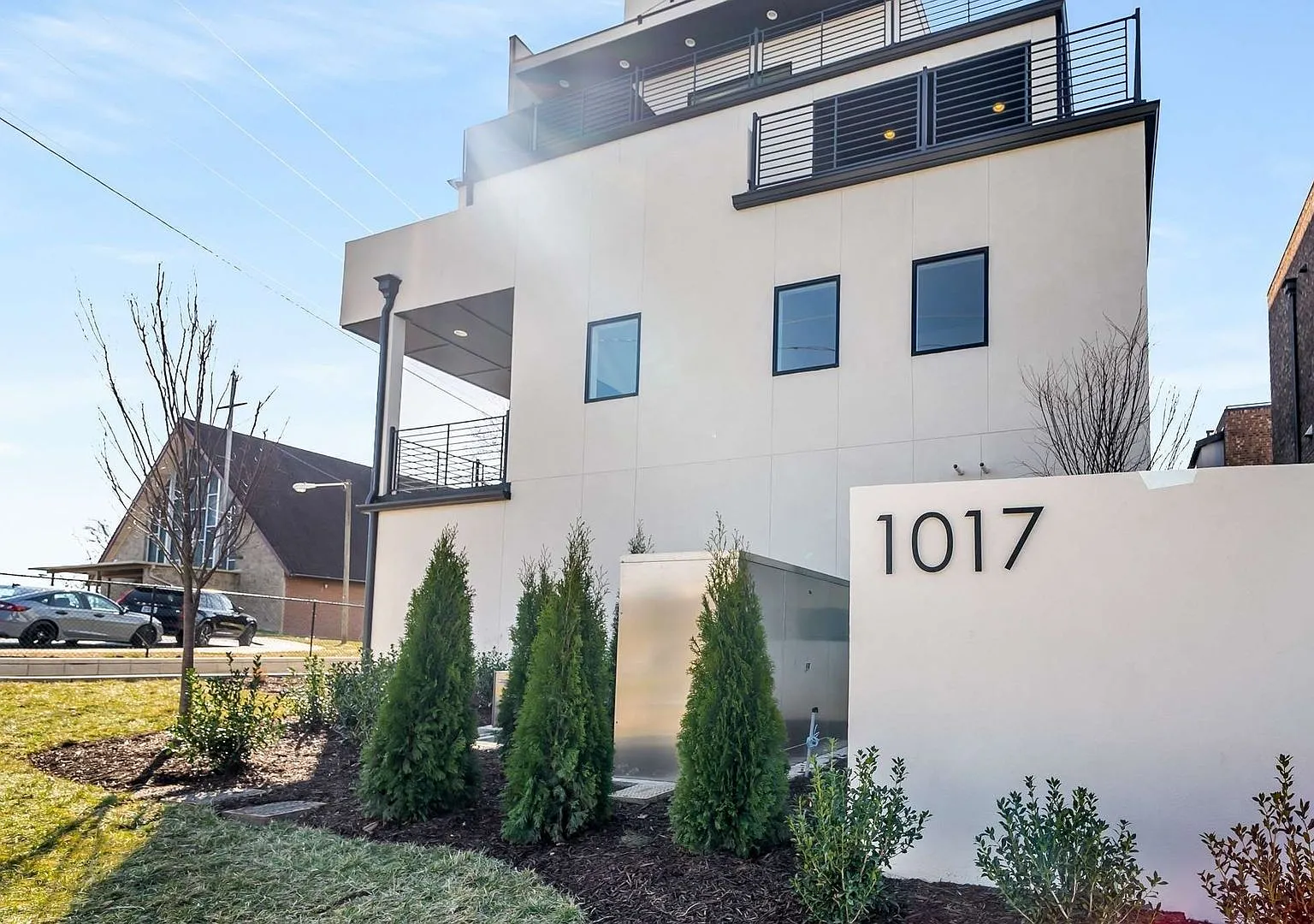 One-Of-A-Kind 4br/3.1ba High-Rise Living In Nashville! — Photo 4