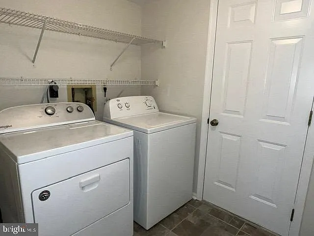 406 Williamsburg Ct — Photo 9