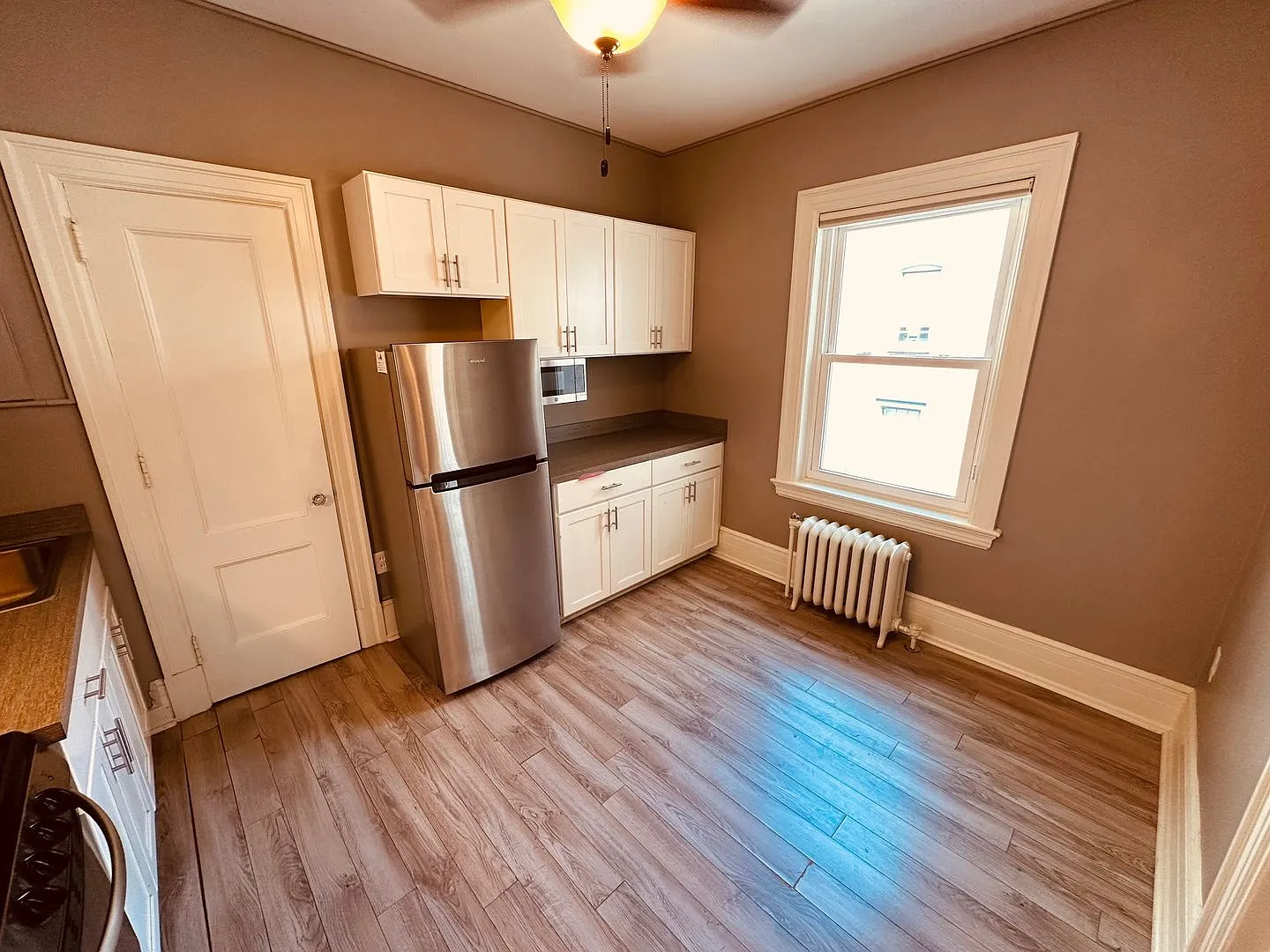 7 W Philadelphia Street, One Bedroom, Great Downtown Location — Photo 2